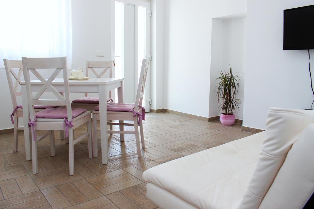 Apartments Palma Šibenik Oda fotoğraf